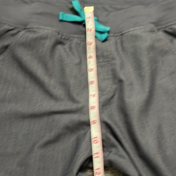 Figs Women’s Drawstring Gray Scrub Pants Size L/T - Picture 3 of 12